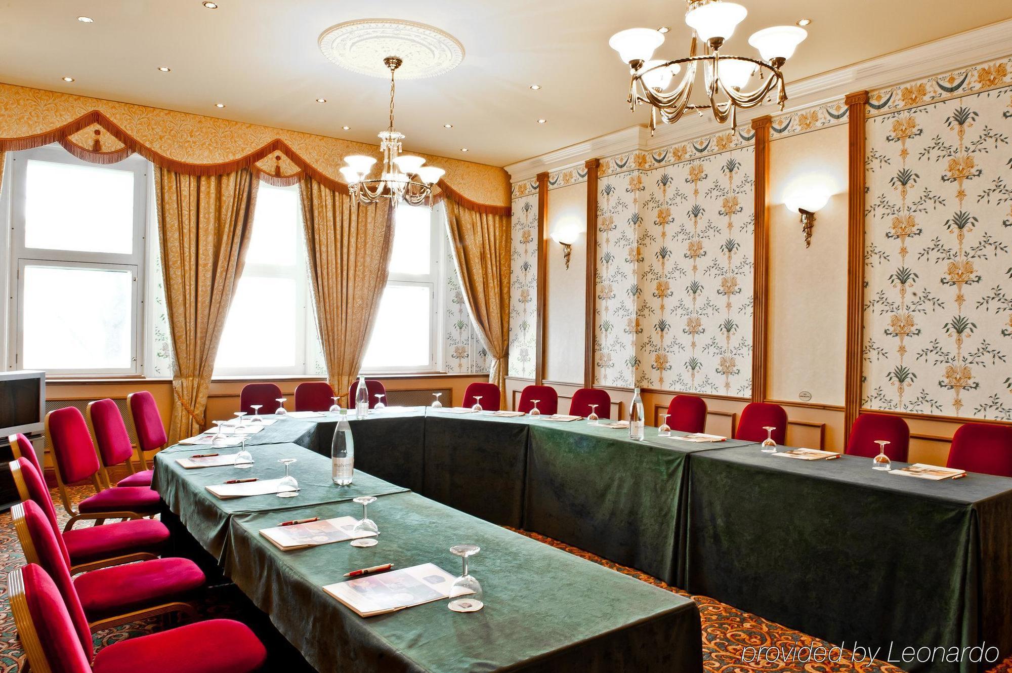 Talbot Hotel Leominster Επιχειρήσεις φωτογραφία